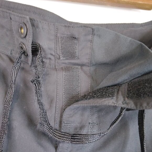 Columbia Omnishade Black Shorts Size 8 - Picture 7 of 7